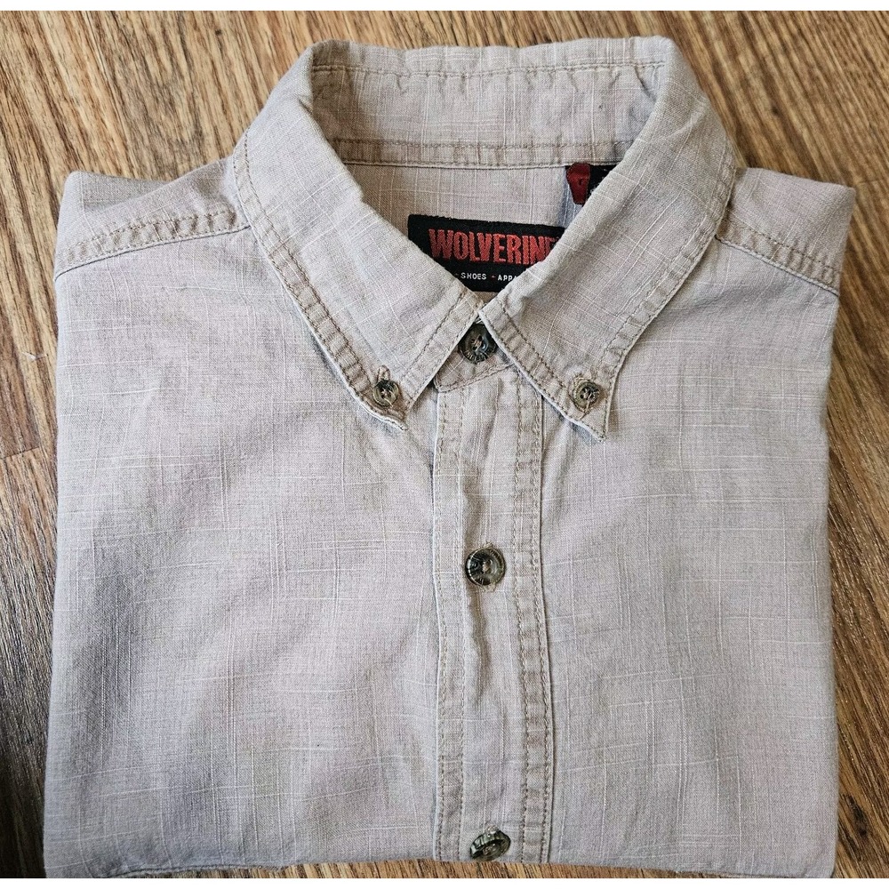 Wolverine Mens Button Down‎ Shirt Longsleeve Size Large Tan Beige With Pockets